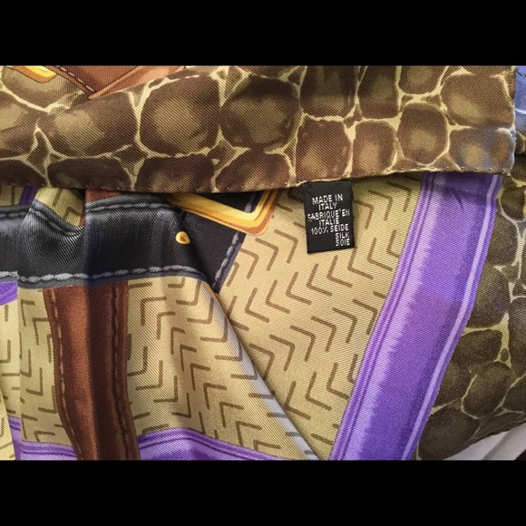 Miller Vest with silk scarf - Picture 8 of 8